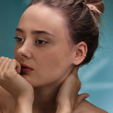 חבק לאוזן ללא חור