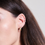 עגיל קשת בשיבוץ שלושה יהלומים